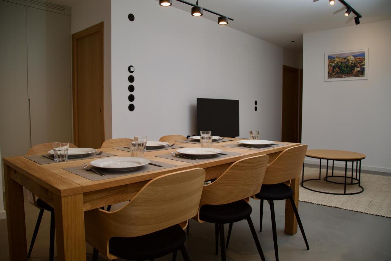 Suite 101 - 2 Bedroom Suite At Amando Perez Suites Рибадео Екстериор снимка