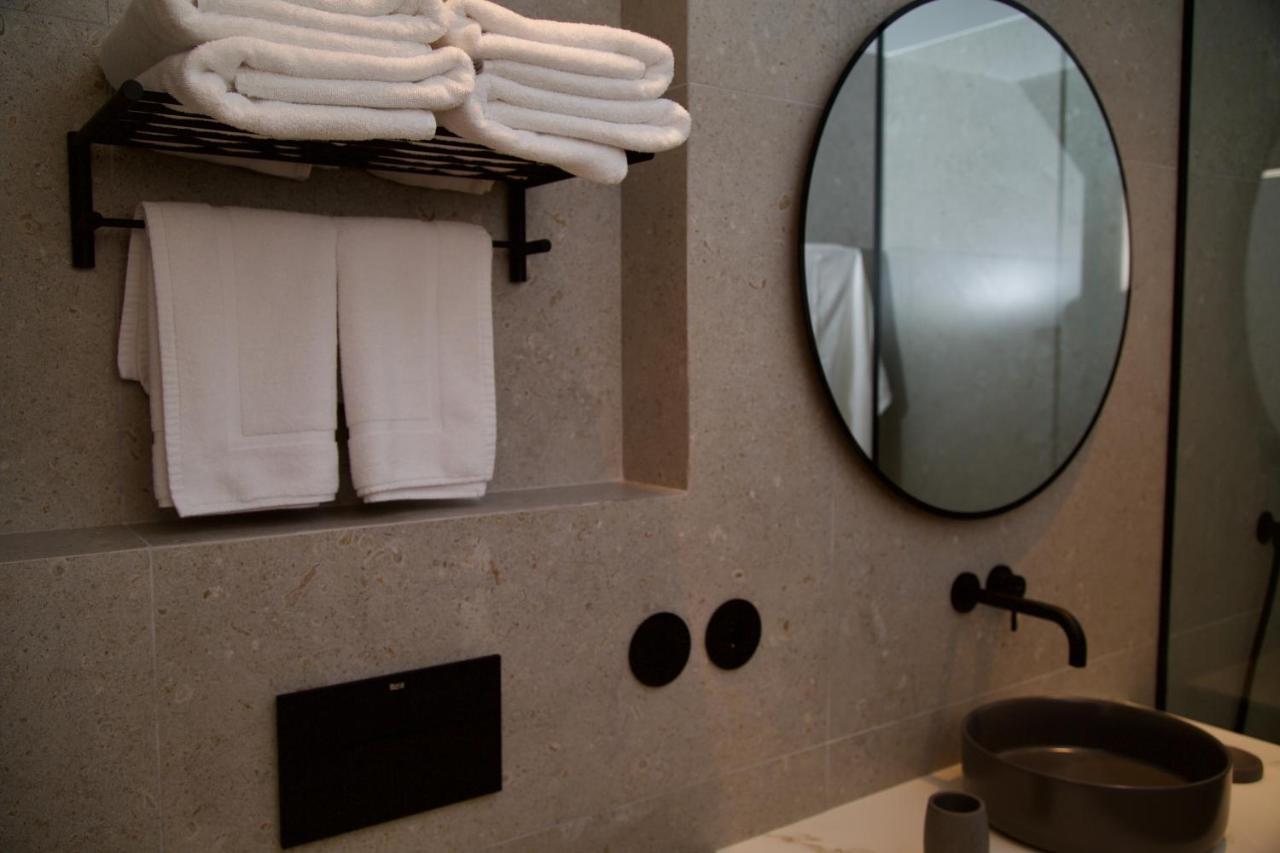 Suite 101 - 2 Bedroom Suite At Amando Perez Suites Рибадео Екстериор снимка
